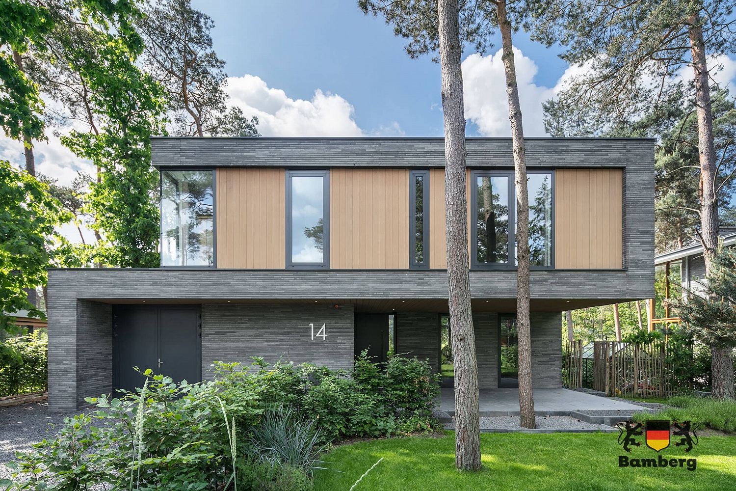 Элитный фасад из ДПК Bamberg Lebanese Cedar: воплощение стиля и долговечности